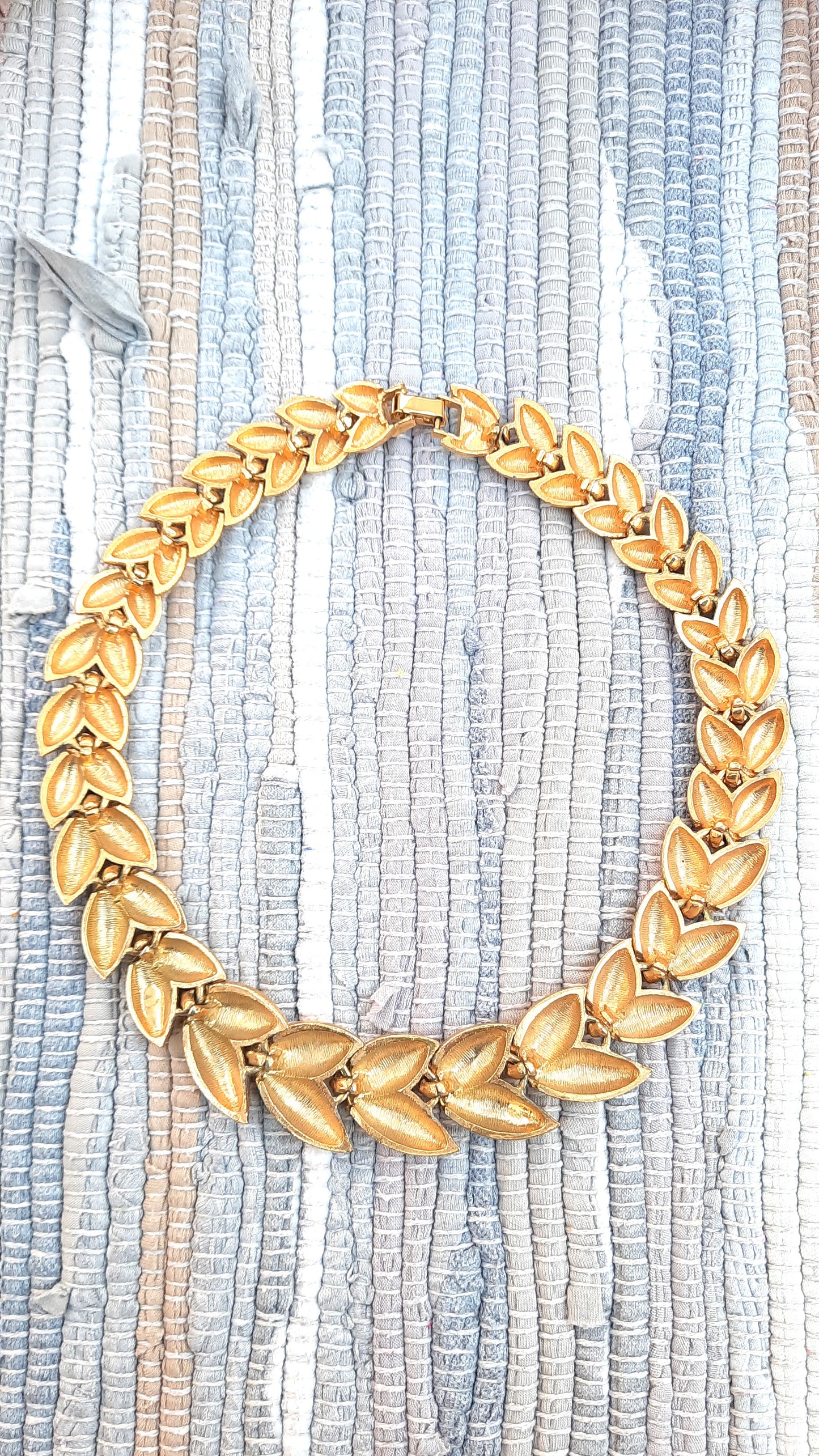 Vintage Gold Double Leaf Choker Necklace