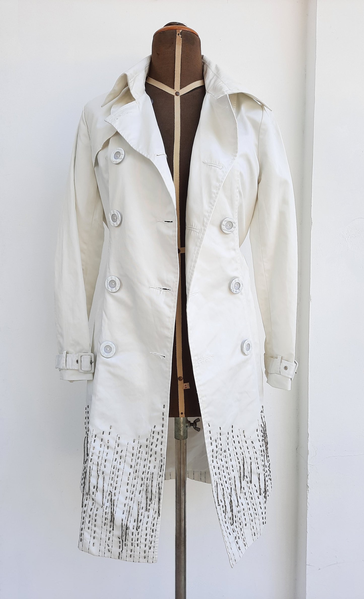 Beautiful White Bead Embelished Max Mara Trenchcoat