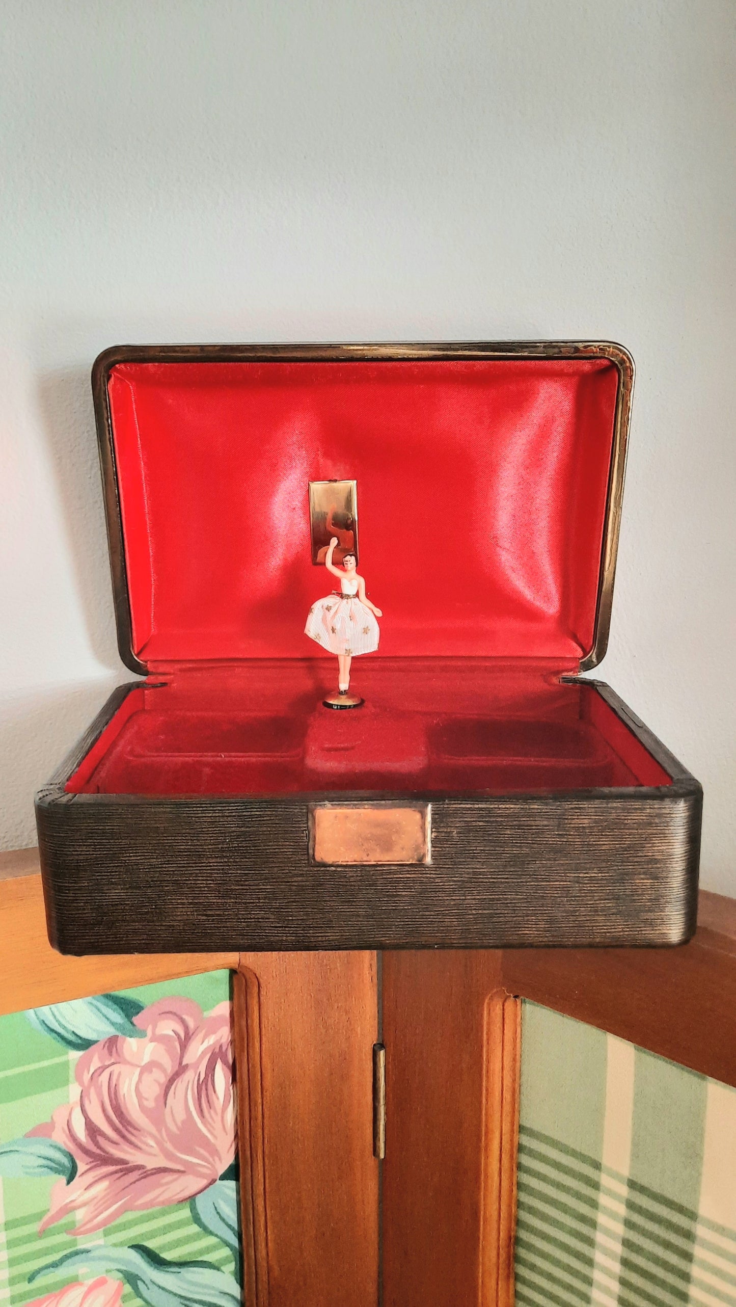 Vintage Ballerina Music Jewellery Box