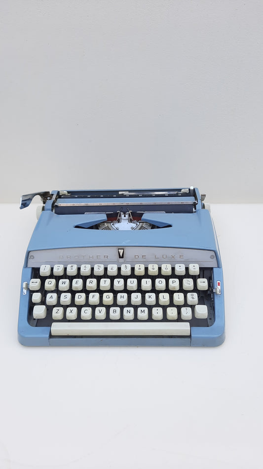 Vintage Brother De Luxe 1960's Typewriter