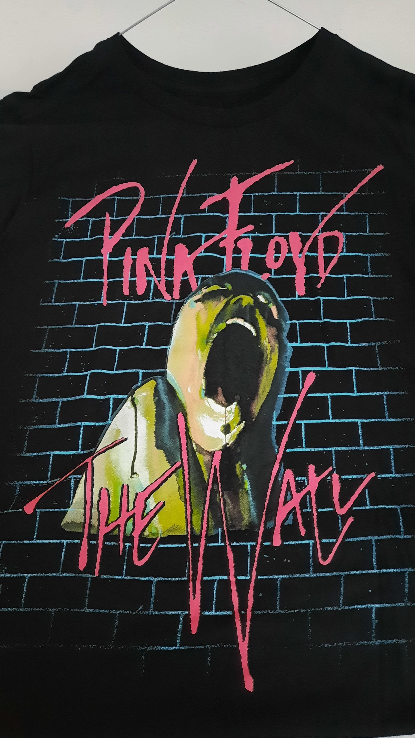 Official Pink Floyd "The Wall" Merch T-shirt